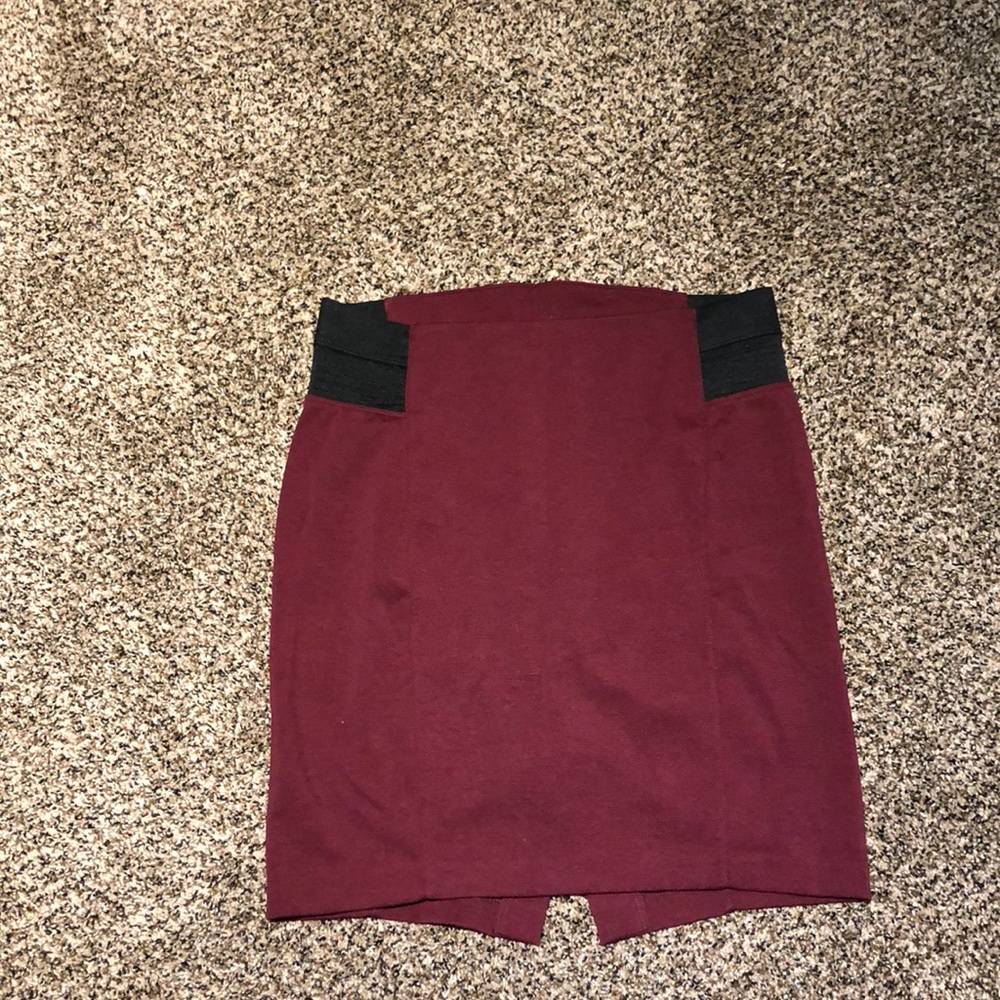 Maternity skirt in excellent condition